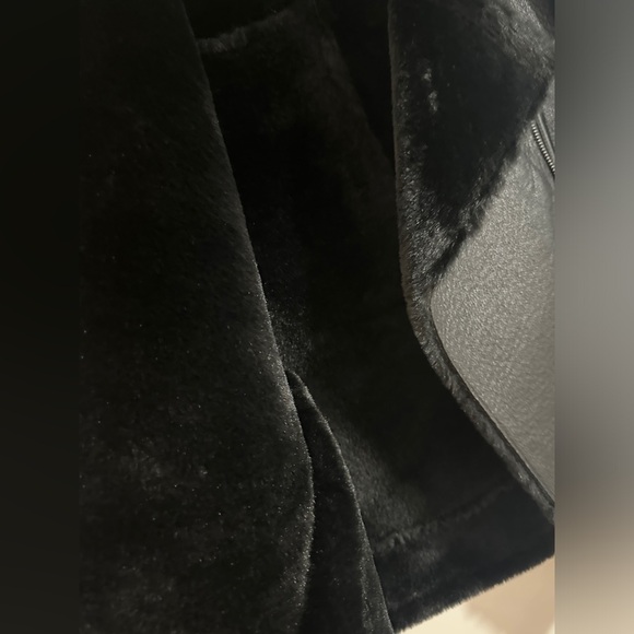 House of Harlow 1960 Sherpa Black Vest - Size Small - Picture 3 of 5